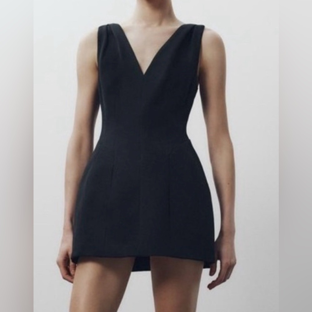 NWT - Zara ZW Collection Voluminous Short Dress in black viscose blend. XS